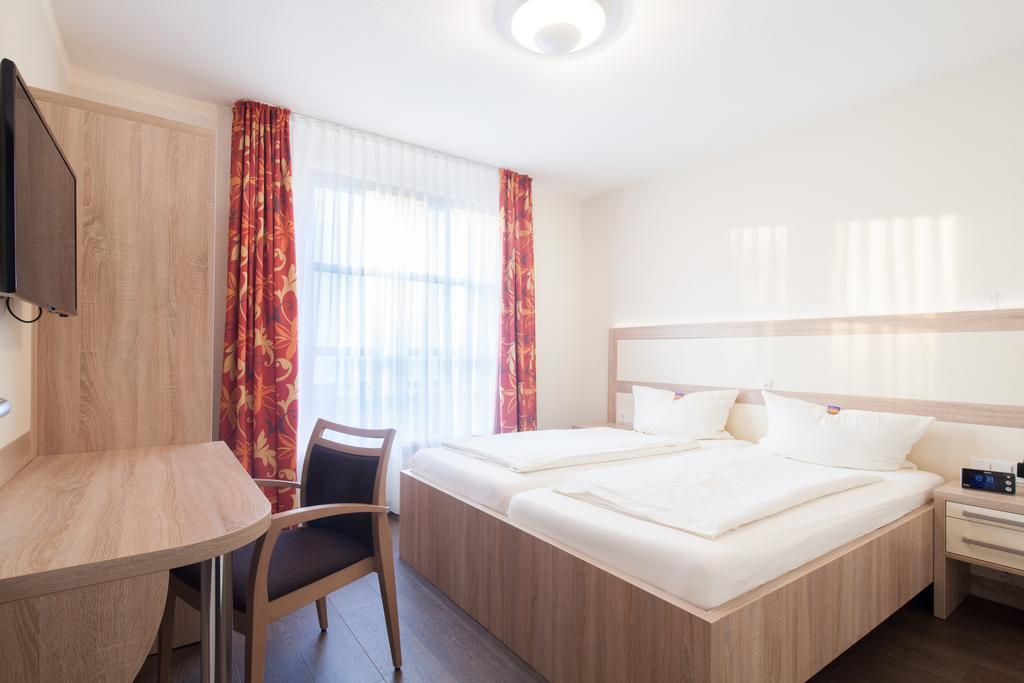 Gda Hotel Am Schlosspark Bad Homburg vor der Höhe Szoba fotó